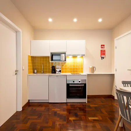 Aposentus - Your In ポルト